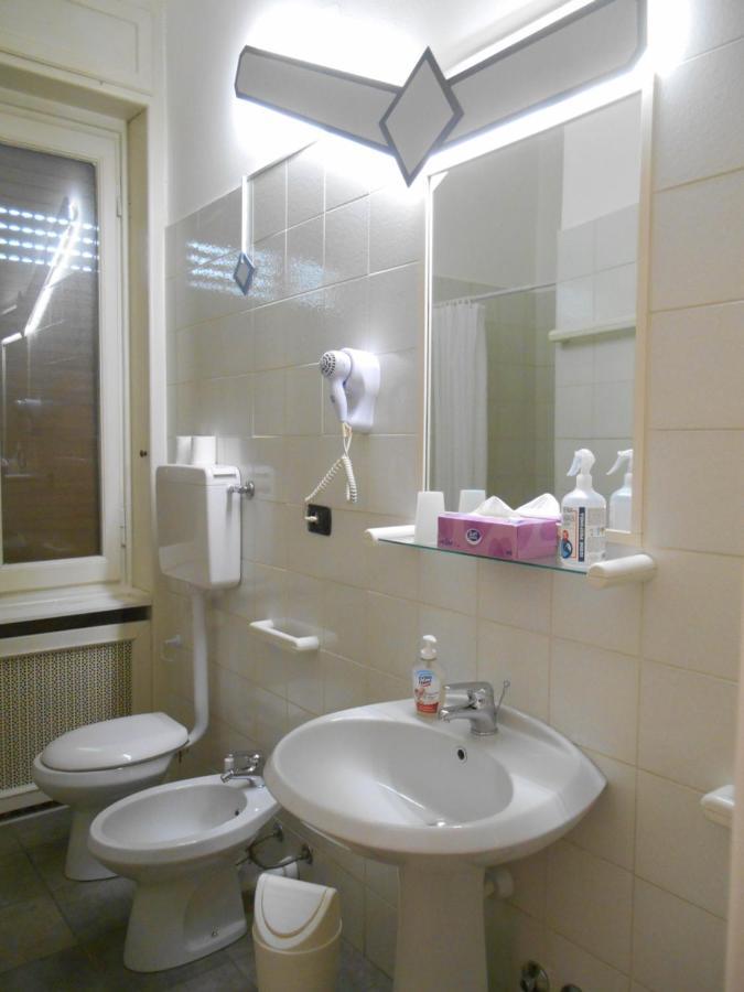 Bed and Breakfast Le Rose Malpensa Busto Arsizio Exterior foto