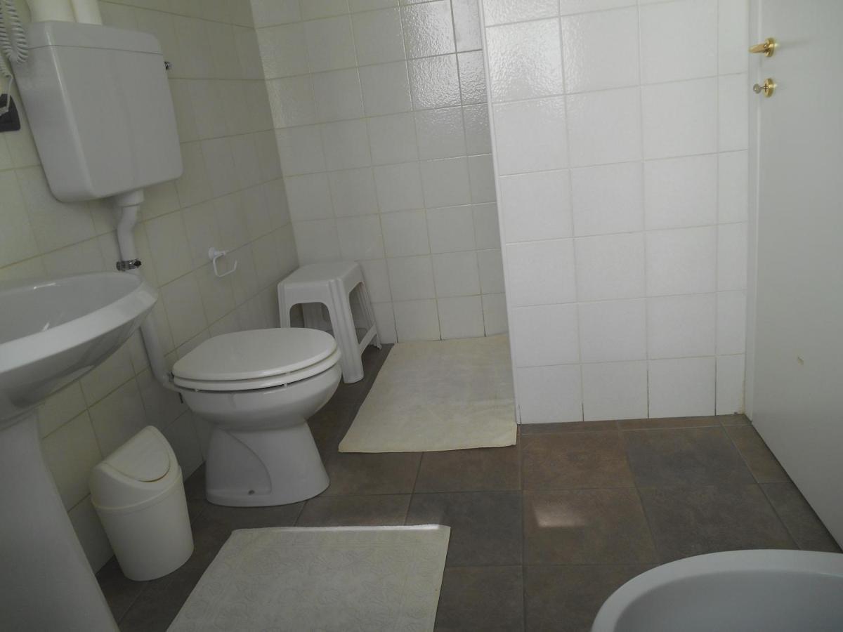 Bed and Breakfast Le Rose Malpensa Busto Arsizio Exterior foto