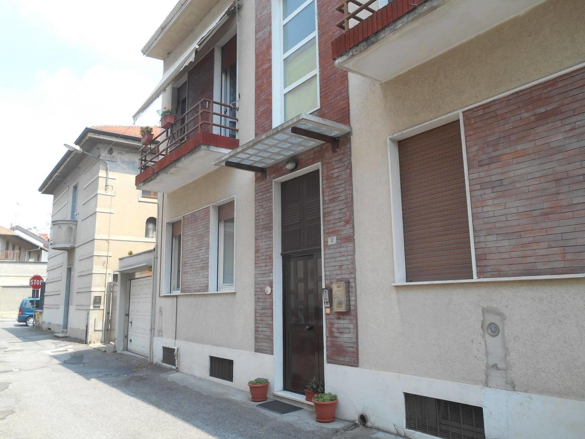 Bed and Breakfast Le Rose Malpensa Busto Arsizio Exterior foto