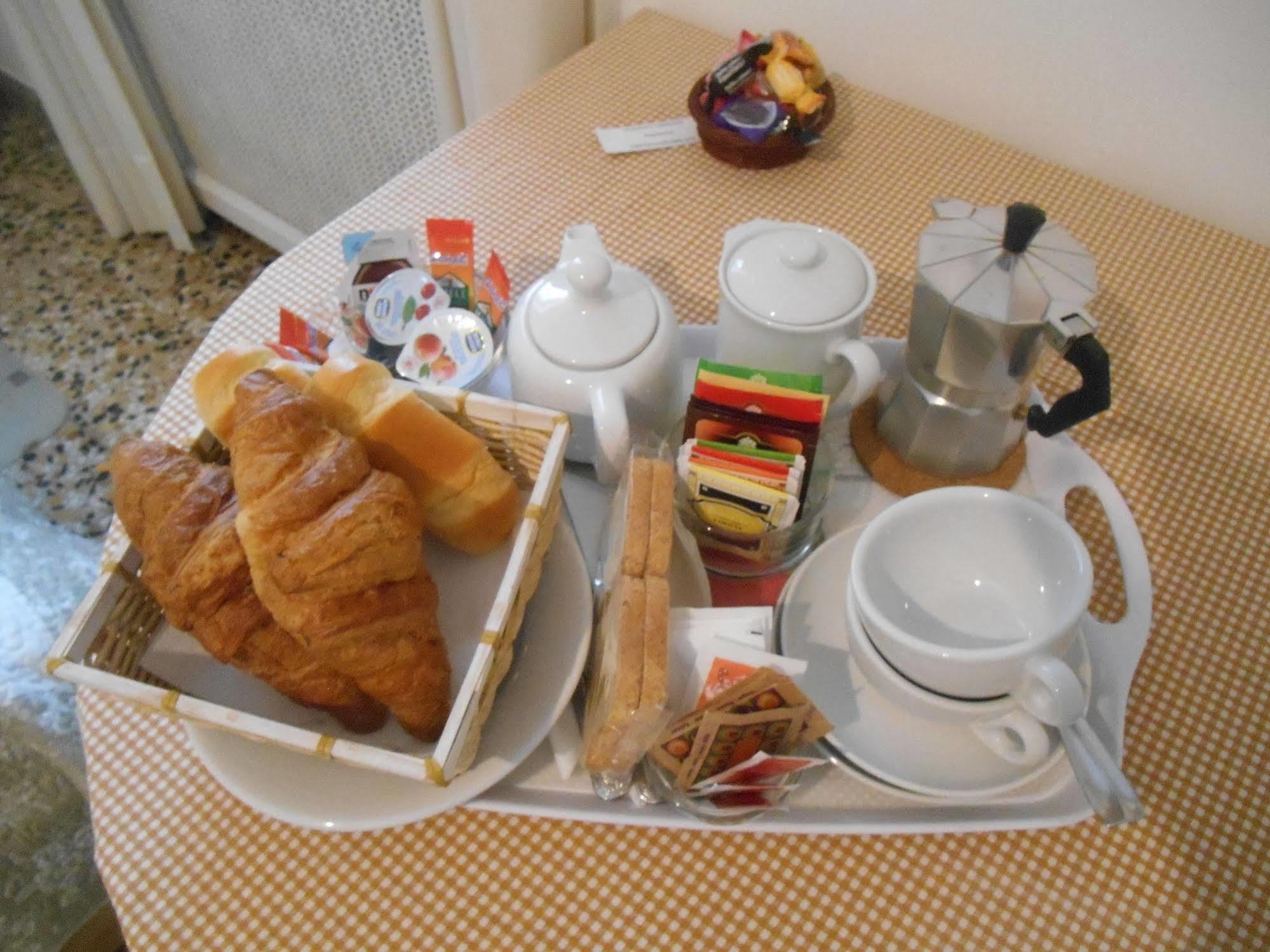 Bed and Breakfast Le Rose Malpensa Busto Arsizio Exterior foto