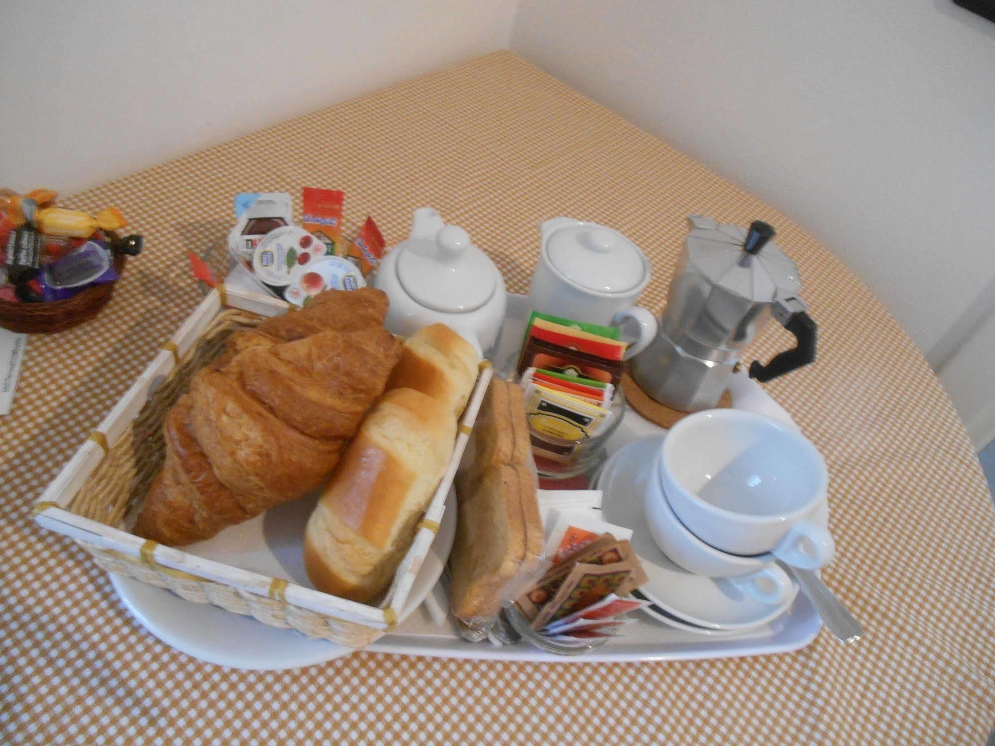 Bed and Breakfast Le Rose Malpensa Busto Arsizio Exterior foto