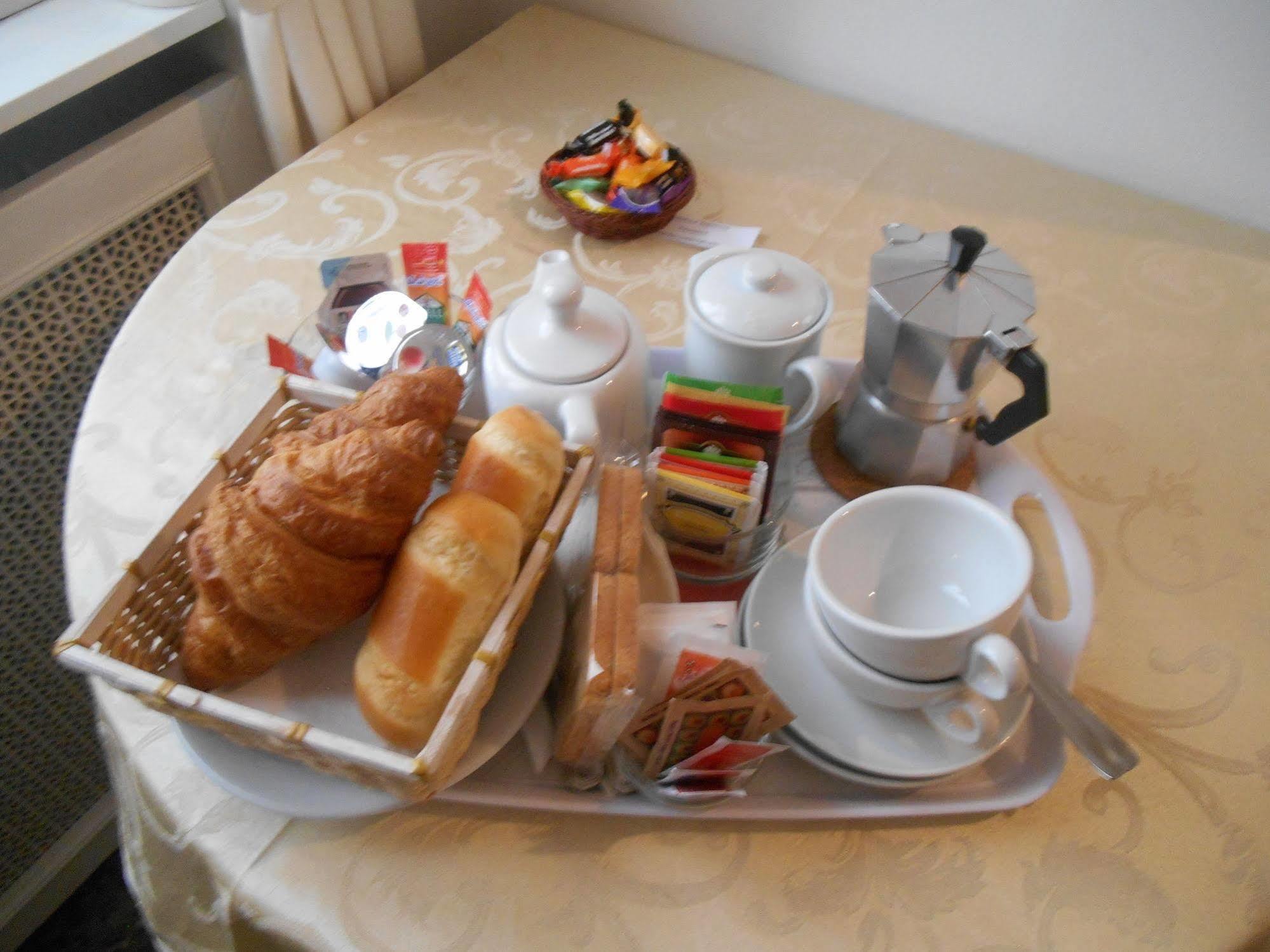 Bed and Breakfast Le Rose Malpensa Busto Arsizio Exterior foto
